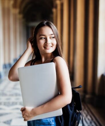 imgi_87_young-asian-student-university-campus-with-laptop_231208-1861 imgi_87_young-asian-student-university-campus-with-laptop_231208-1861